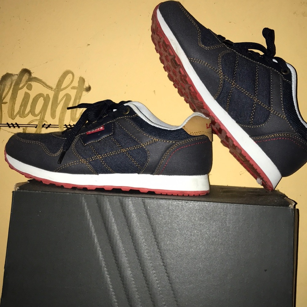 Levi low tops shoes